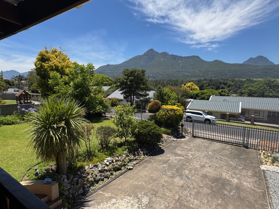 4 Bedroom Property for Sale in Denver Park Western Cape